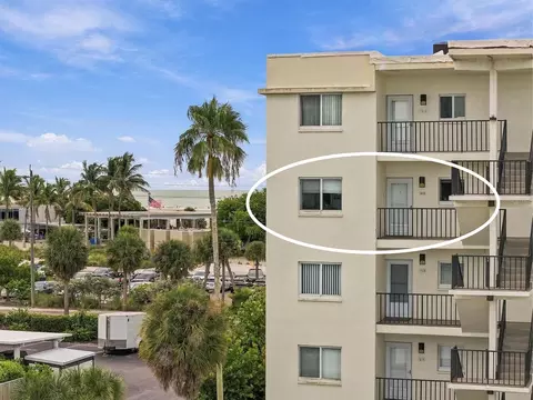 797 Beach Rd #415, Sarasota, FL 34242