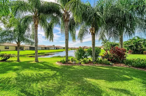 Exterior - 10613 56th St E, Parrish, FL 34219 photo 9 of 11
