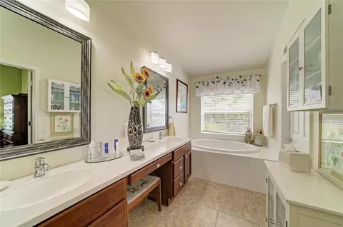 Bath - 10613 56th St E, Parrish, FL 34219 photo 1 of 4