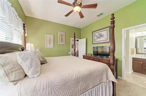 Bedroom - 10613 56th St E, Parrish, FL 34219 photo 3 of 7