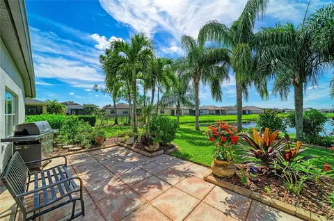 Exterior - 10613 56th St E, Parrish, FL 34219 photo 7 of 11