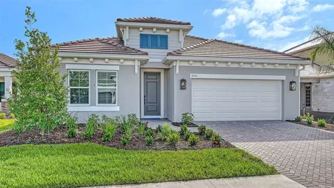8201 Scarletbush Dr, Sarasota, FL 34240