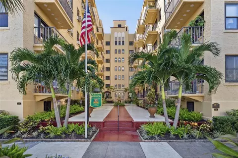 130 4th Ave N #702, Saint Petersburg, FL 33701