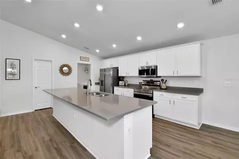 Kitchen - 6528 166th Pl E, Parrish, FL 34219 photo 3 of 5