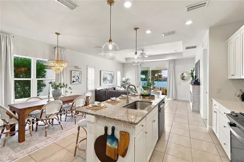 Kitchen - 4618 Foxtail Dr, Parrish, FL 34219 photo 4 of 7