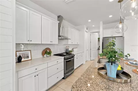 Kitchen - 4618 Foxtail Dr, Parrish, FL 34219 photo 3 of 7