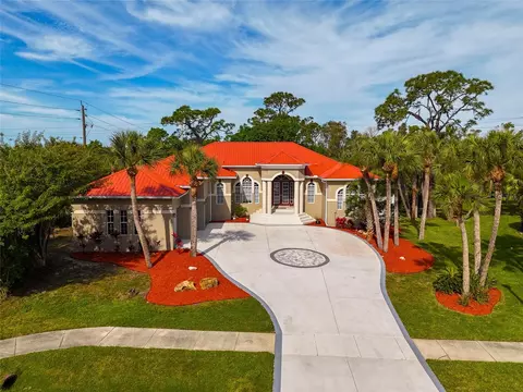 1101 Kings Way Dr, Nokomis, FL 34275