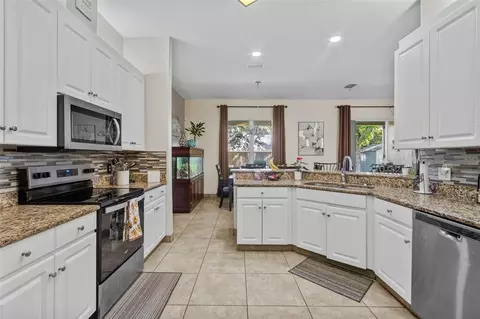 Kitchen - 11530 Andy Dr, Riverview, FL 33569 photo 4 of 4
