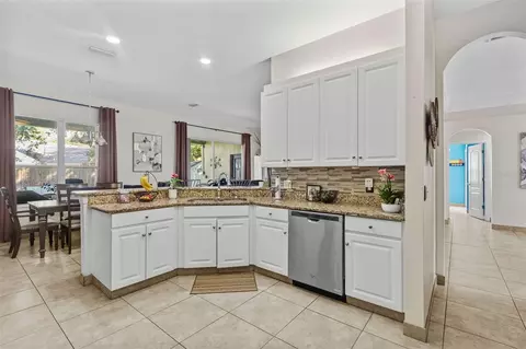 Kitchen - 11530 Andy Dr, Riverview, FL 33569 photo 3 of 4