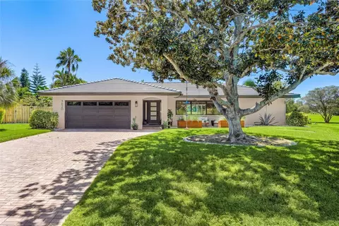 3620 Pembrook Dr, Sarasota, FL 34239