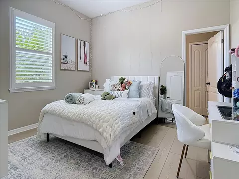 Bedroom - 17014 E 2nd Ave, Bradenton, FL 34212 photo 4 of 6