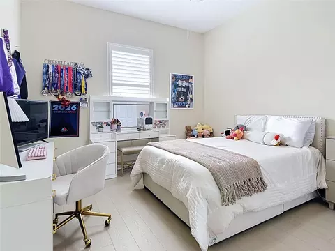 Bedroom - 17014 E 2nd Ave, Bradenton, FL 34212 photo 3 of 6