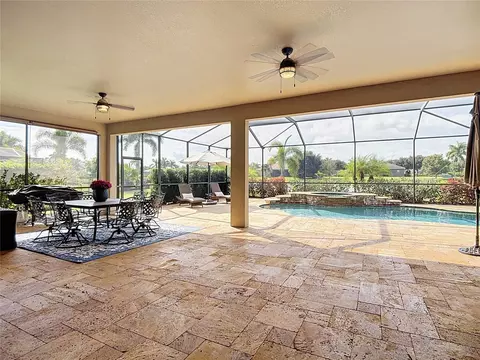 Exterior - 17014 E 2nd Ave, Bradenton, FL 34212 photo 8 of 16
