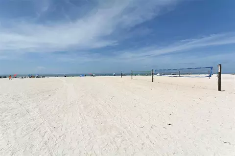 Exterior - 5390 Gulf Dr, Holmes Beach, FL 34217 photo 8 of 10