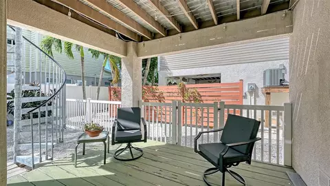 Exterior - 5390 Gulf Dr, Holmes Beach, FL 34217 photo 4 of 10