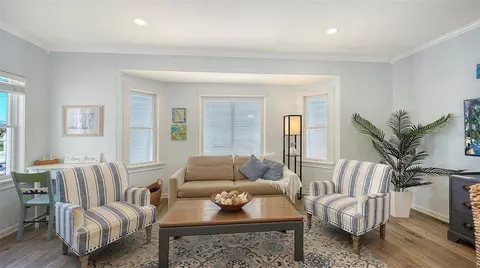 Living - 5390 Gulf Dr, Holmes Beach, FL 34217 photo 3 of 3