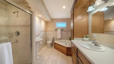 Bath - 5390 Gulf Dr, Holmes Beach, FL 34217 photo 2 of 3
