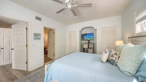 Bedroom - 5390 Gulf Dr, Holmes Beach, FL 34217 photo 2 of 4