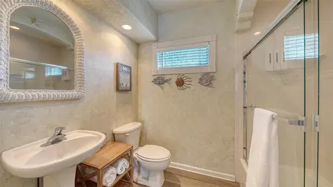 Bath - 5390 Gulf Dr, Holmes Beach, FL 34217 photo 1 of 3