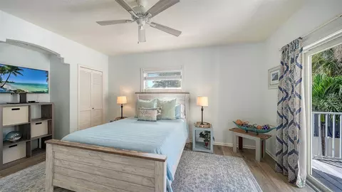 Bedroom - 5390 Gulf Dr, Holmes Beach, FL 34217 photo 1 of 4