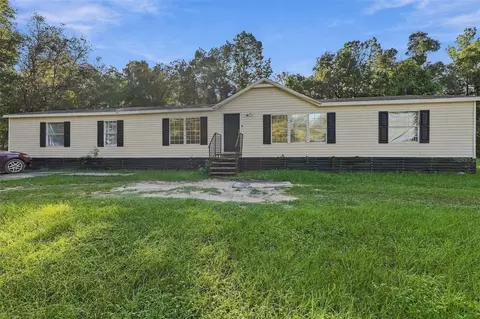 Exterior - 254 SE 7th Ave, Interlachen, FL 32148 photo 1 of 3