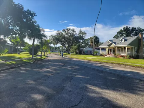 218 Crescent Ct E, Bradenton, FL 34208 photo 6