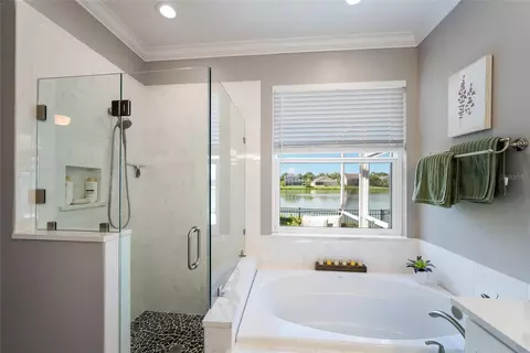 Bath - 5030 58th Ter E, Bradenton, FL 34203 photo 2 of 4