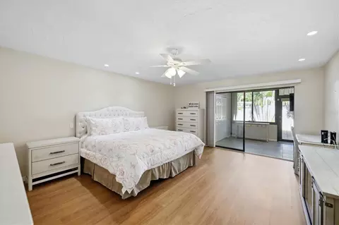 Bedroom - 753 Oakview Dr, Bradenton, FL 34210 photo 2 of 4