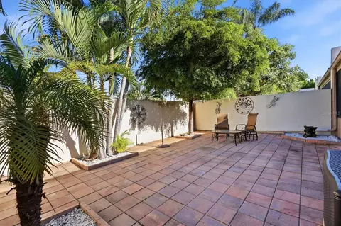 Exterior - 753 Oakview Dr, Bradenton, FL 34210 photo 6 of 15