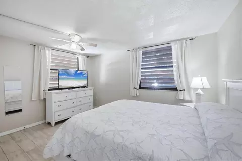 Bedroom - 753 Oakview Dr, Bradenton, FL 34210 photo 4 of 4