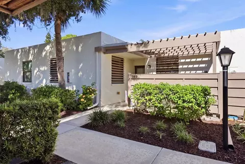 Exterior - 753 Oakview Dr, Bradenton, FL 34210 photo 1 of 15