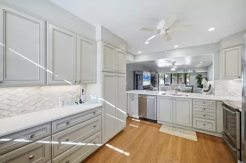 Kitchen - 753 Oakview Dr, Bradenton, FL 34210 photo 4 of 4