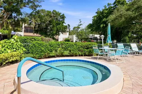 Exterior - 753 Oakview Dr, Bradenton, FL 34210 photo 13 of 15