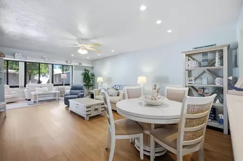 Dining - 753 Oakview Dr, Bradenton, FL 34210 photo 3 of 3