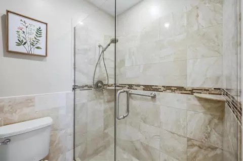 Bath - 753 Oakview Dr, Bradenton, FL 34210 photo 2 of 3