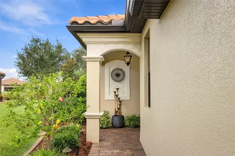 Exterior - 20297 Tesoro Dr, Venice, FL 34293 photo 1 of 8