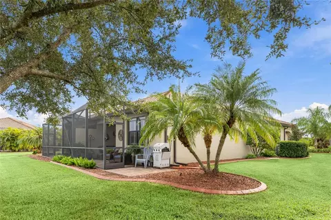 Exterior - 20297 Tesoro Dr, Venice, FL 34293 photo 5 of 8
