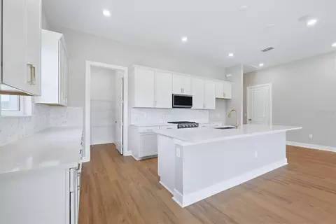 Kitchen - 14733 Sunset Crest Ln, Parrish, FL 34219 photo 4 of 4