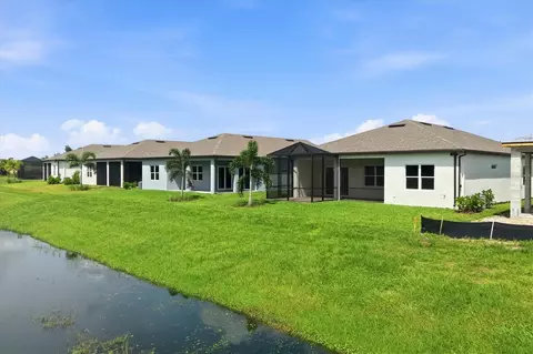 Exterior - 14733 Sunset Crest Ln, Parrish, FL 34219 photo 5 of 6