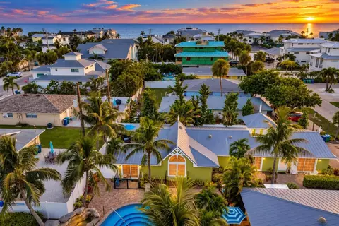 215 67th St #6, Holmes Beach, FL 34217
