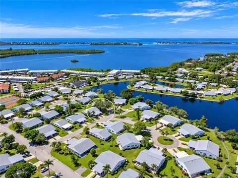 9416 Concord Cir, Bradenton, FL 34210