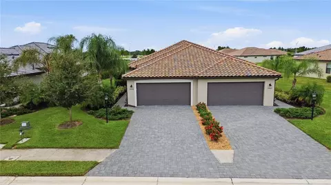 15606 Sunny Day Dr, Bradenton, FL 34211