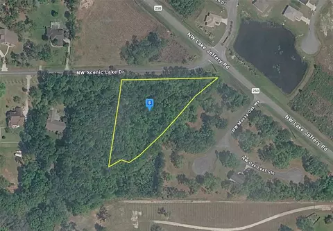 200 NW Scenic Lake Dr, Lake City, FL 32055