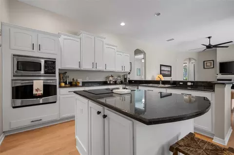 Kitchen - 5911 90th Avenue Cir E, Parrish, FL 34219 photo 4 of 5