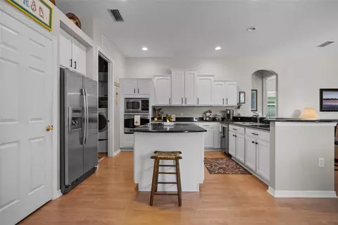 Kitchen - 5911 90th Avenue Cir E, Parrish, FL 34219 photo 2 of 5