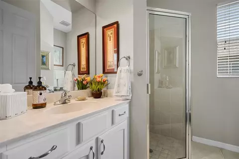 Bath - 5911 90th Avenue Cir E, Parrish, FL 34219 photo 5 of 5