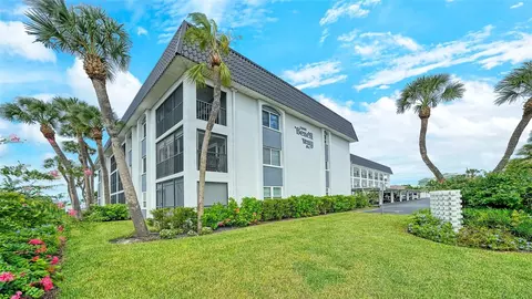 5600 Beach Way Dr #207, Sarasota, FL 34242