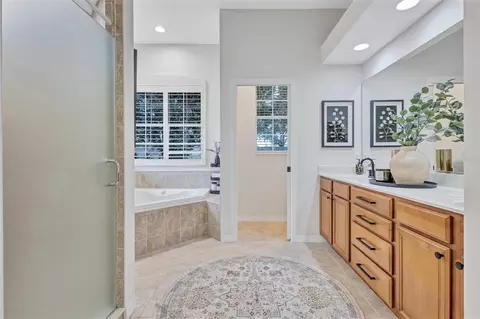 Bath - 2210 141st St E, Bradenton, FL 34212 photo 1 of 7