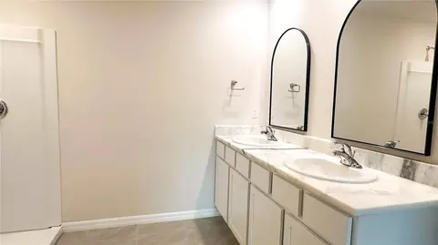 Bath - 12293 Mountain Island Trl, Parrish, FL 34219 photo 3 of 4
