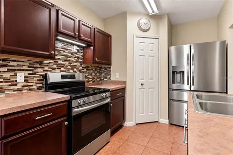 Kitchen - 14970 Skip Jack Loop, Lakewood Ranch, FL 34202 photo 1 of 2